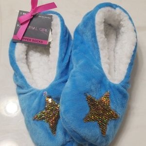 3/25 🦋Blue Slippers with Grippers